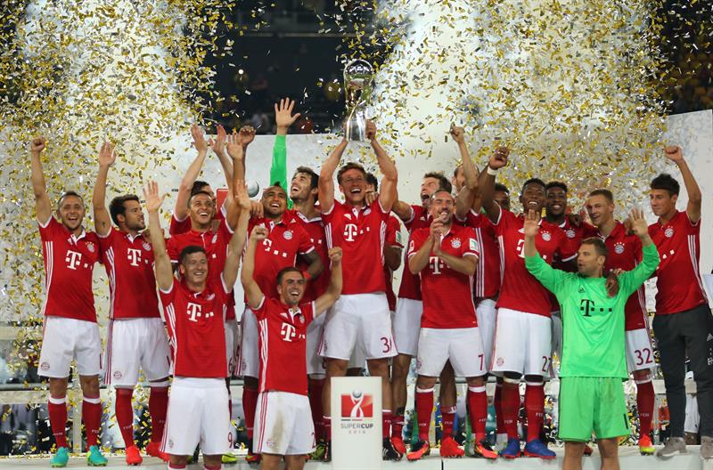 El Bayern, que esta temporada dirige el italiano Carlo Ancelotti, conquistó este domingo la Supercopa alemana al derrotar al Borussia Dortmund por 0-2