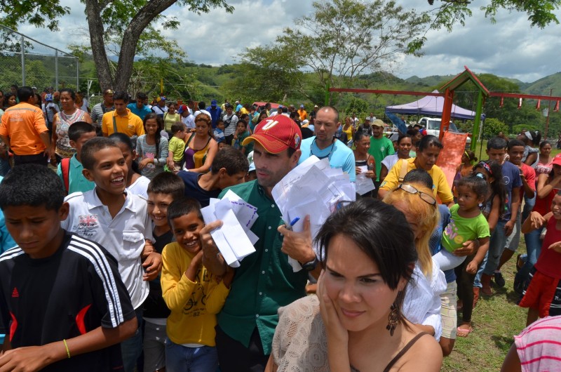 Capriles reiteró que la solución a la crisis social y económica que vive el país, pasa primero por la realización del Referendo Revocatorio
