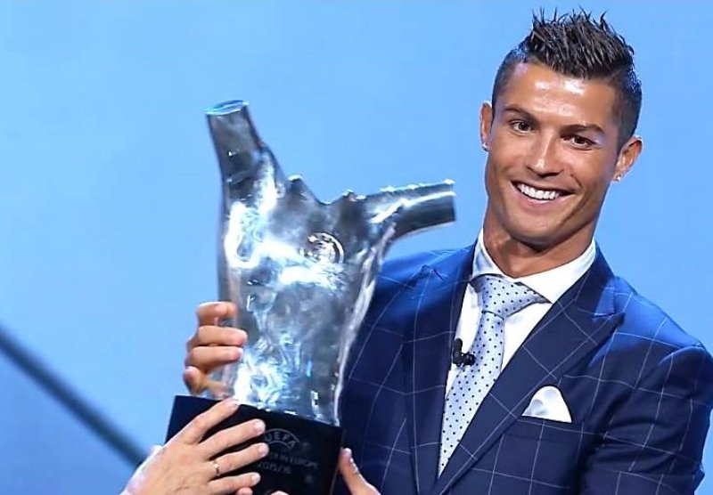 Ronaldo se impuso a los otros dos finalistas, su compañero galés Gareth Bale y el francés del Atlético de Madrid Antoine Griezmann