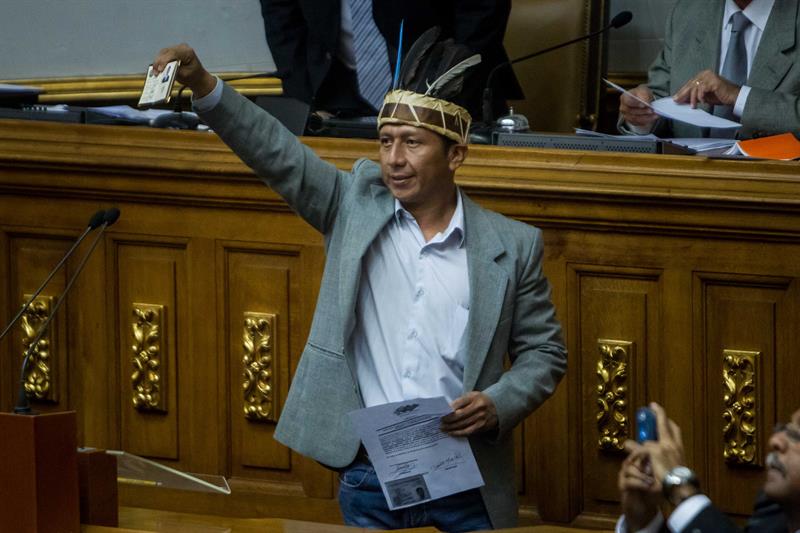Especialistas califican de inaceptable la demora del TSJ en resolver la sentencia emitida sobre la representación de Amazonas ante el Parlamento/ Foto: EFE