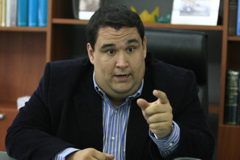Matheus calificó a Maduro como un presidente “débil” y apuntó que la oposición no impulsa el revocatorio por el poder, sino porque lo pide el pueblo venezolano