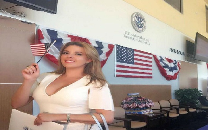 La ex Miss Universo venezolana Alicia Machado estrenó este sábado su reciente ciudadanía estadounidense