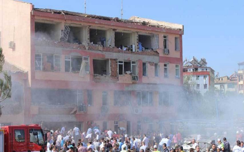 Un atentado terrorista en un salón de bodas ha dejado hoy un número indeterminado de muertos y heridos en la ciudad de Gaziantep en el sur de Turquía, informa el diario Hürriyet