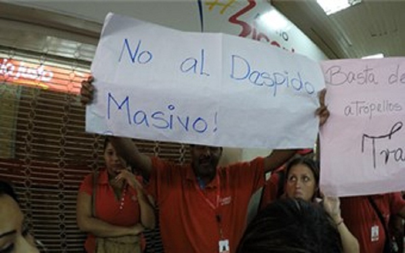 Trabajadores de Abastos Bicentenario del estado Zulia, denunciaron que desde febrero de este año han sido despedidos 356 empleados en tan solo dos tiendas de la entidad