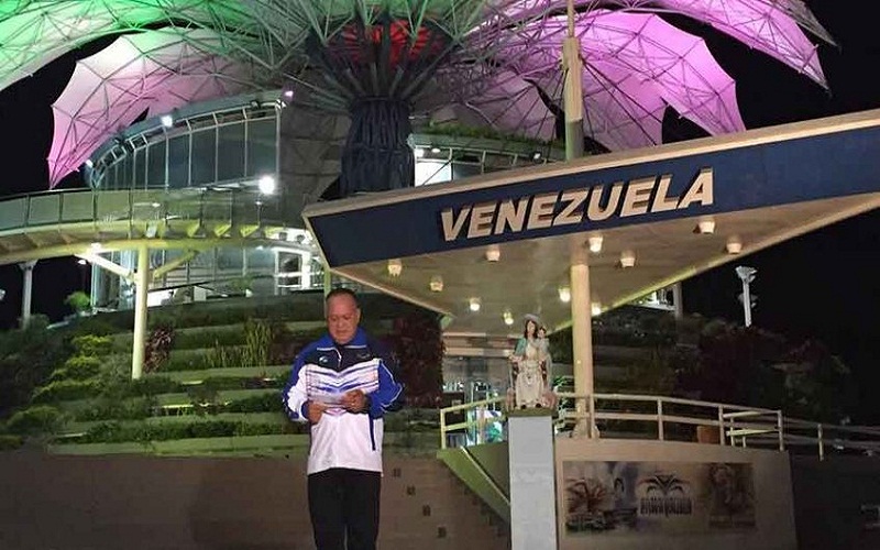 El vicepresidente del Partido Socialista Unido de Venezuela (Psuv), Diosdado Cabello, denunció este martes que el secretario general de la Organización de Estados Americanos (OEA), Luis Almagro está apuntando las armas del imperialismo contra el país