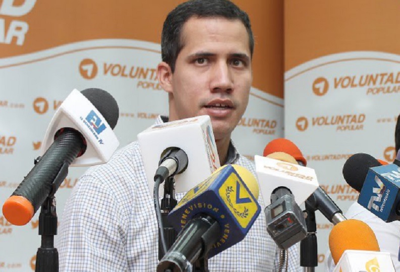 El diputado Guaidó indicó que la oposición tiene previsto realizar manifestaciones durante todo el mes de octubre previo a la recolección del 20% de firmas