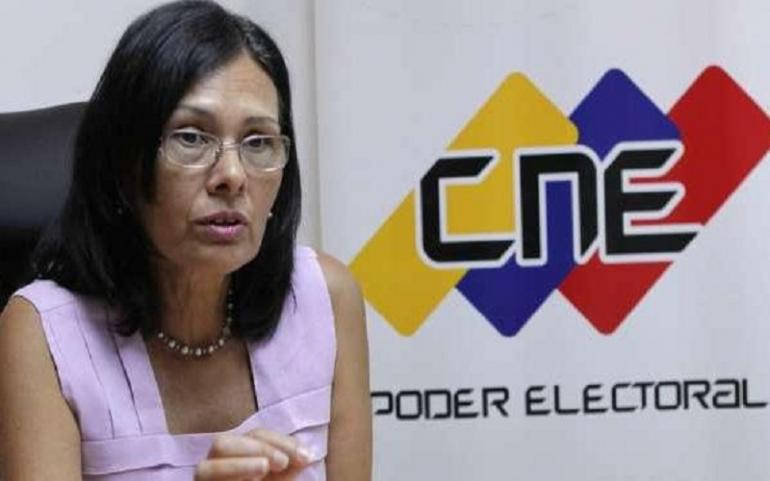 La rectora principal del CNE, Socorro Hernández, reiteró que la recolección del 20% de firmas se podría estar realizando entre el 24 y 30 de octubre