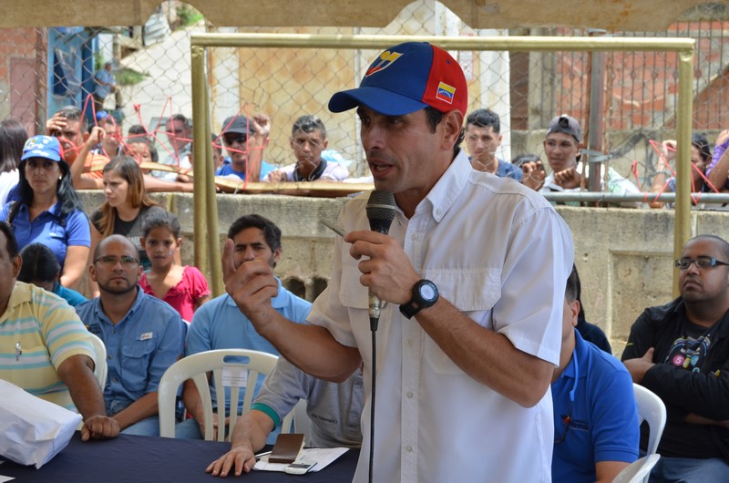 Capriles también rechazó la sentencia emitida por el TSJ, en la que se deja sin efecto las actuaciones de la Asamblea Nacional