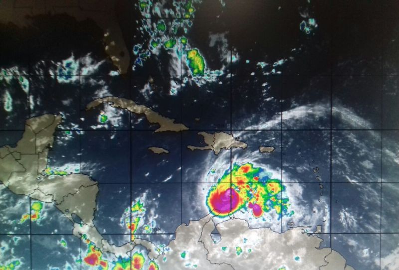 Centro Nacional de Huracanes informó que Matthew es el quinto huracán en la temporada ciclónica en el Atlantico, teniendo un alcance de al menos 115 millas por hora/ Foto: Cortesía