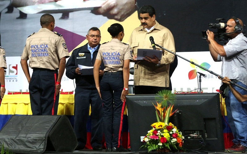 También anunció a principios de este mes el aumento del 50% en todas las tablas de salarios de la Policía Nacional Bolivariana