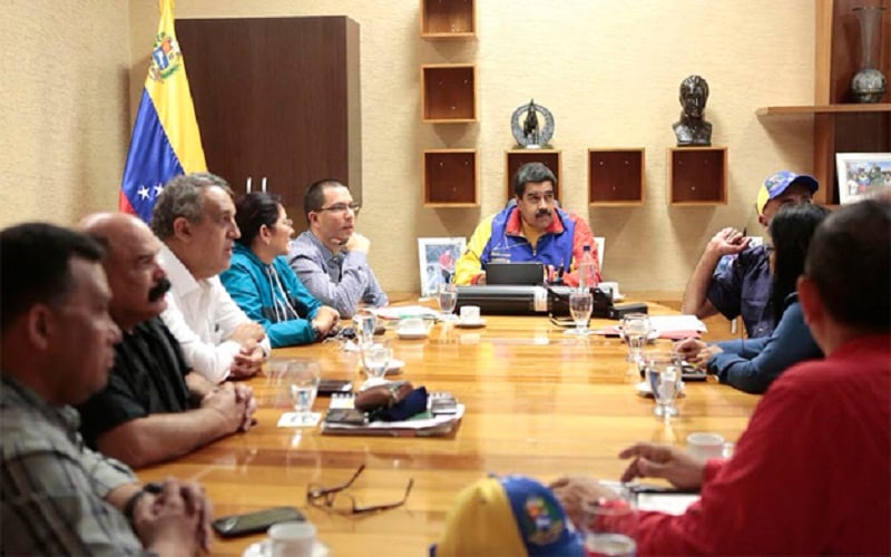 El presidente de la República, Nicolás Maduro, informó hoy que en la zona norte de Caracas hallaron un campamento de paramilitares a 500 metros del Palacio de Miraflores