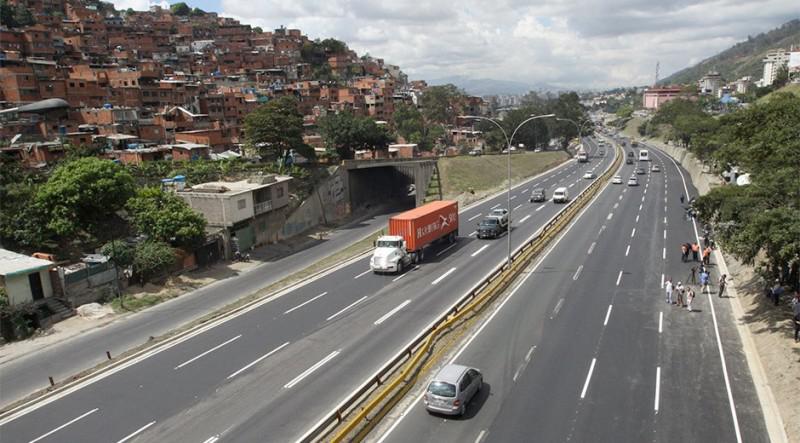 La activación del servicio en la Gran Mariscal de Ayacucho se suma a los canales de contraflujo de las autopistas Panamericana y Prados del Este