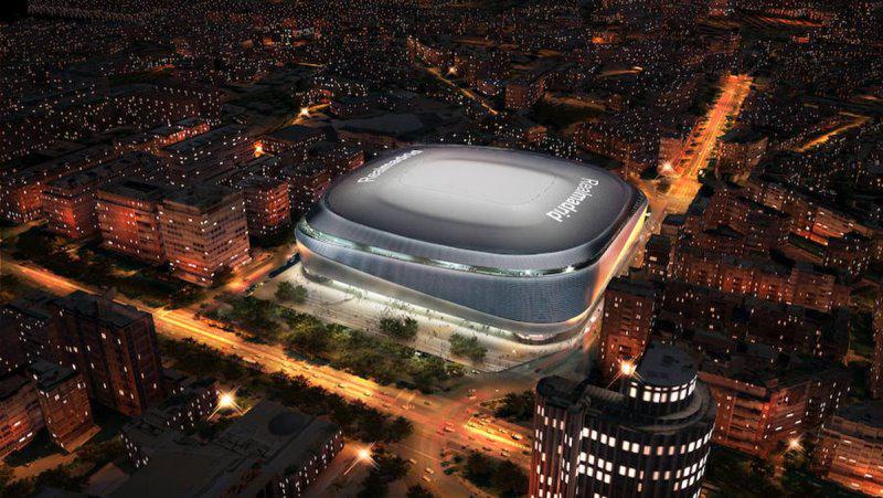 Manuela Carmena, alcaldesa de Madrid, y Florentino Pérez, presidente del Real Madrid, presentaron el acuerdo para "impulsar el proyecto de modernización del estadio Santiago Bernabéu"