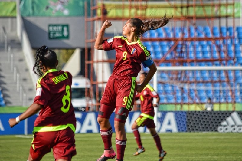 La selección sub-17 de Venezuela se encuentra venciendo 1-0 a su similar de Camerún gracias a un gol de Deyna Castellanos.