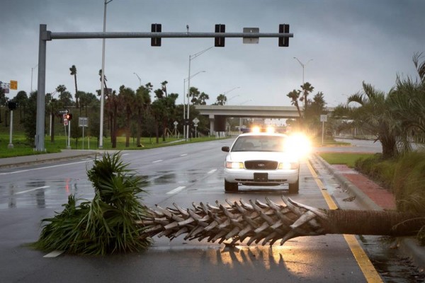 Vías afectadas, cortes de luz y agua son consecuencias del paso del huracán Matthew/Foto: EFE