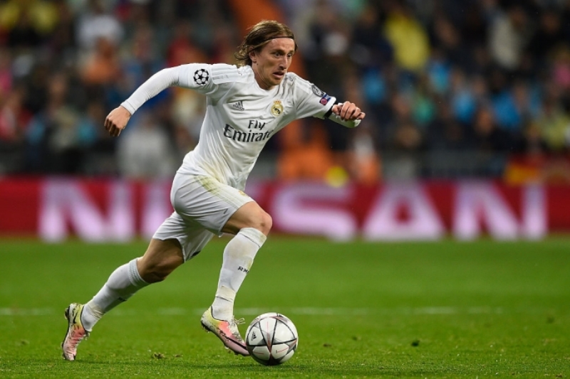 El Real Madrid y el centrocampista croata Luka Modric han acordado la ampliación del contrato del jugador, que queda vinculado al club hasta 2020