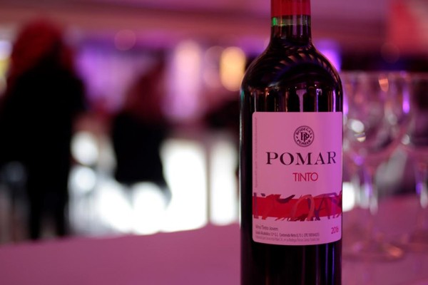 Bodegas Pomar presentó sus nuevos Vinos Jóvenes en su evento Vinos y Tapas Bar