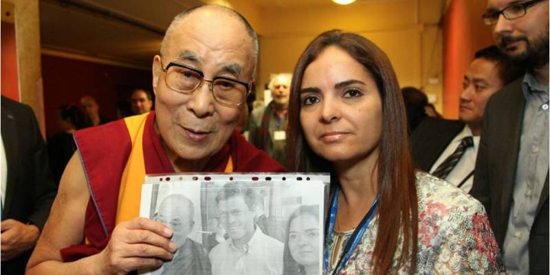 El Dalai Lama y Tamara Suju