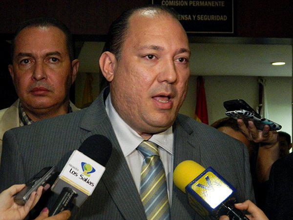 Bucarán exigió al Gobierno que elimine la aplicación de las OLP, con las que, a su juicio, “se ha uniformado a los delincuentes” en contra de la venezolanos