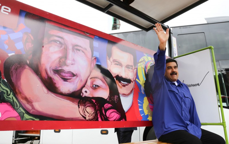 "Este Órgano Superior es el que asumirá todas las tareas de desarrollo de la Misión Transporte en sus siete vértices", declaró Maduro durante un acto en el Poliedro de Caracas