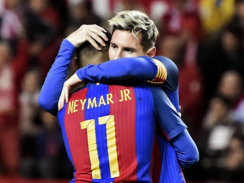 Neymar y Lionel Messi, compañeros en el Barcelona español y que el jueves serán rivales en el partido entre Brasil y Argentina