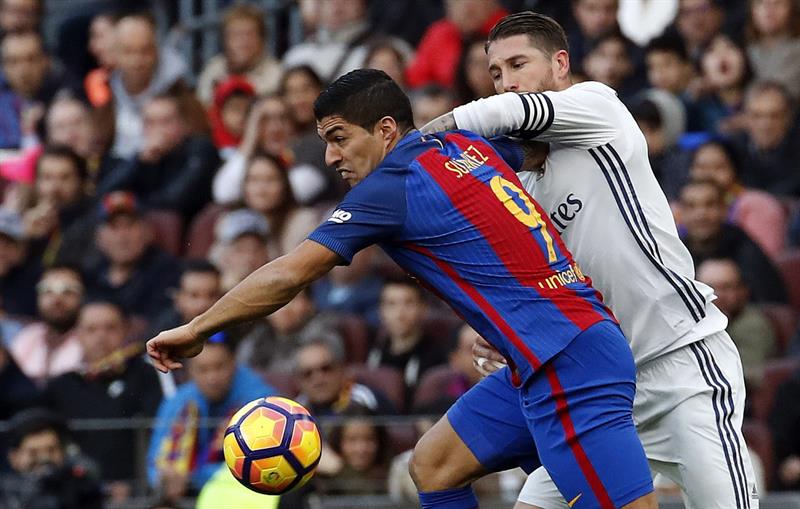 Luis Suárez, delantero internacional uruguayo del Barcelona, lamentó el empate cedido en el último minuto ante el Real Madrid