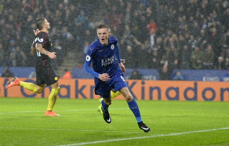 El Leicester City se vistió este sábado con el traje de campeón y goleó sin miramientos en el King Power Stadium a un pobre Manchester City (4-2)