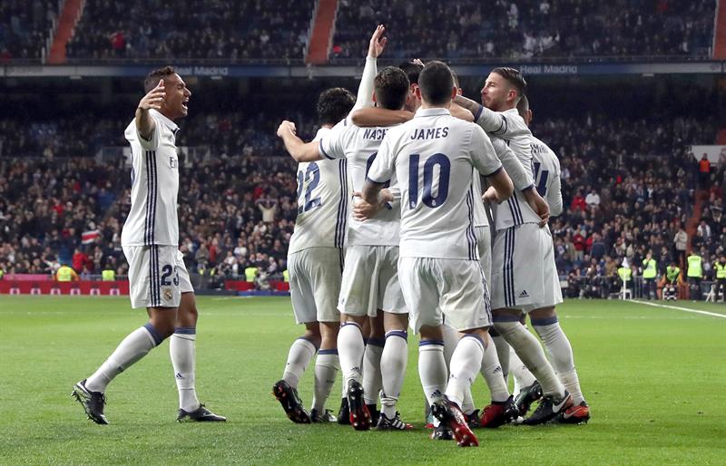 Real Madrid batió el récord del club de partidos oficiales seguidos sin perder con 35 tras su agónica victoria de este sábado sobre el Deportivo (3-2)
