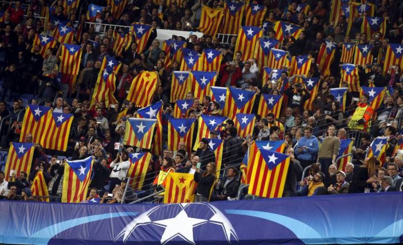 La junta directiva del FC Barcelona ha aprobado esta tarde el acuerdo al que se ha llegado con la UEFA, quienes aceptarán las "esteladas" del público catalán