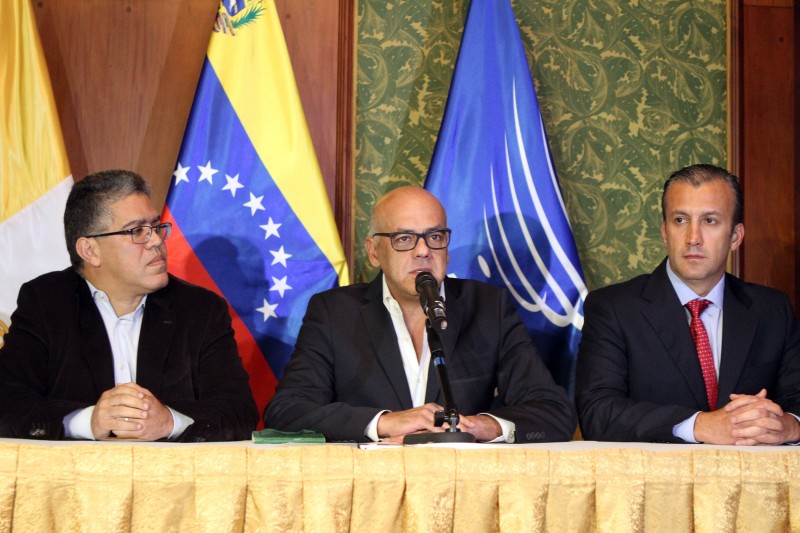 Rodríguez resaltó que las mesas temáticas continúan trabajando y que, ahora, se mantiene una "convocatoria de una plenaria el próximo mes de enero"