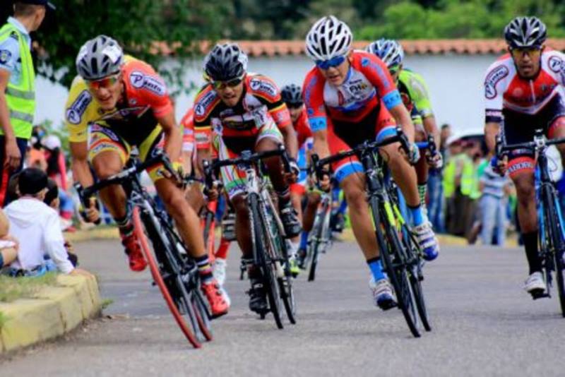 El venezolano Roniel Campos (BBY) ganó este jueves la séptima etapa de la Vuelta al Táchira, al cruzar la línea de meta con un tiempo de 4h28:54