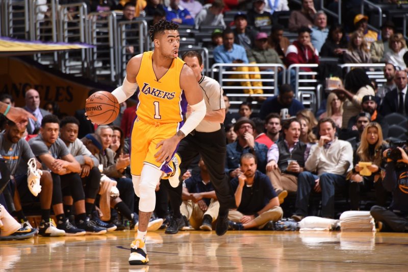 El ala-pívot Julius Randle aportó triple-doble de 19 puntos, 14 rebotes y 11 asistencias en la victoria de los Lakers de Los Ángeles