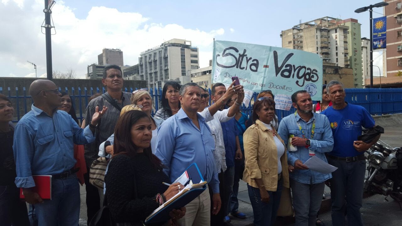 Docentes de Vargas protestaron