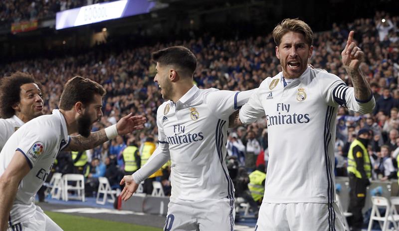 El Real Madrid derrotó al Betis gracias a un gol de Sergio Ramos en el tramo final del partido (2-1) y recuperó el liderato de la Liga