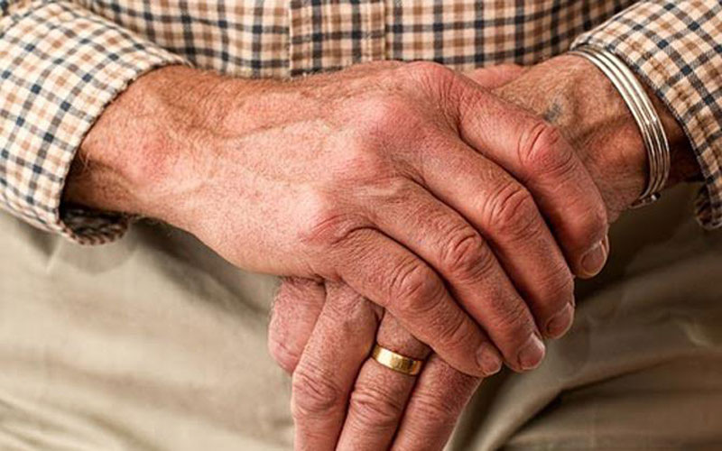 Locatel ayuda a conocer a fondo el Mal de Parkinson