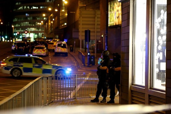 La Policía de Manchester ha confirmado hoy, lunes 22 de mayo de 2017, que al menos 19 personas han muerto y otras 50 han resultado heridas tras las explosiones en Manchester / Foto: EFE