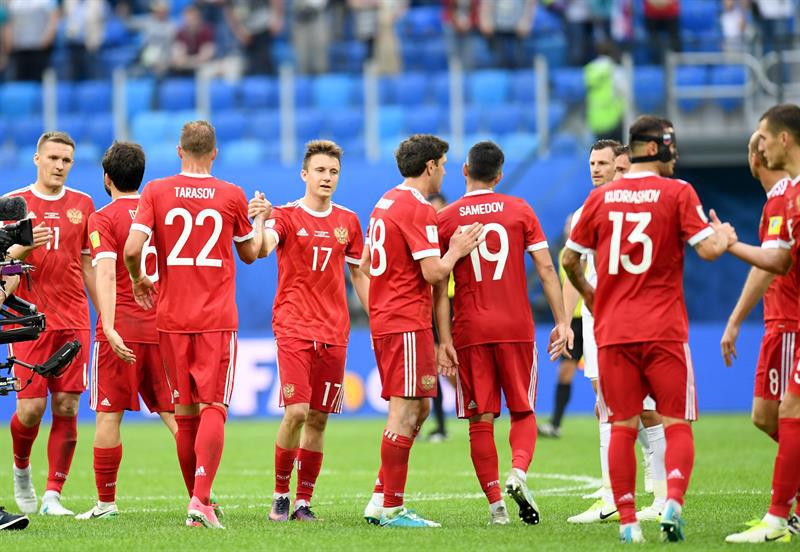 Los rusos ganaron con facilidad el partido inaugural de la X Copa Confederaciones al derrotar a la débil Nueva Zelanda (2-0) en el espectacular San Petersburgo Arena.
