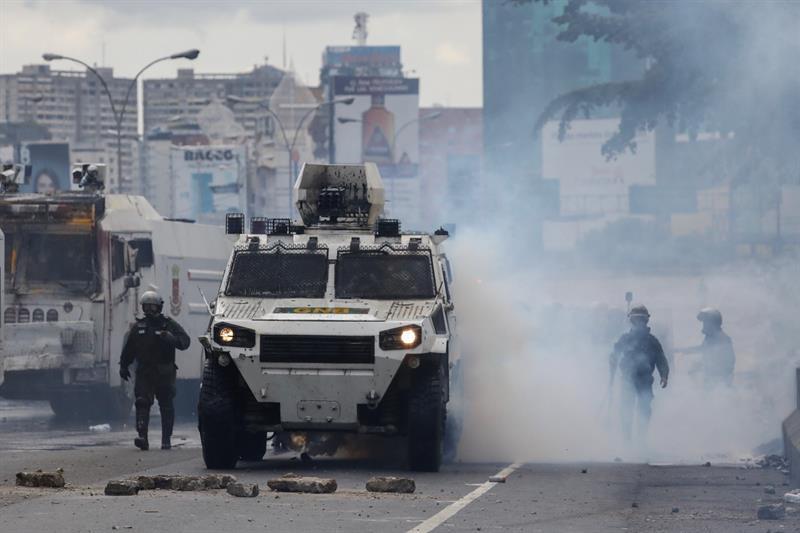 Represión impidió que manifestantes llegaran al CNE en el día 80 de protestas