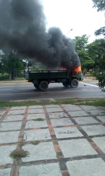 Estudiantes quemaron unidad militar en Aragua/foto: Corresponsalía