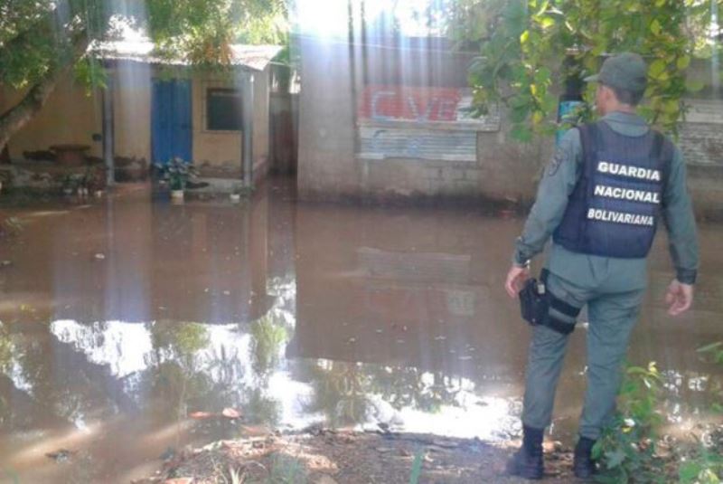 El director nacional de PC, Jorge Galindo, reportó que debido al paso de la onda tropical por el país, se han registrado derrumbes y desbordamientos en Miranda/ Foto: Unión Radio