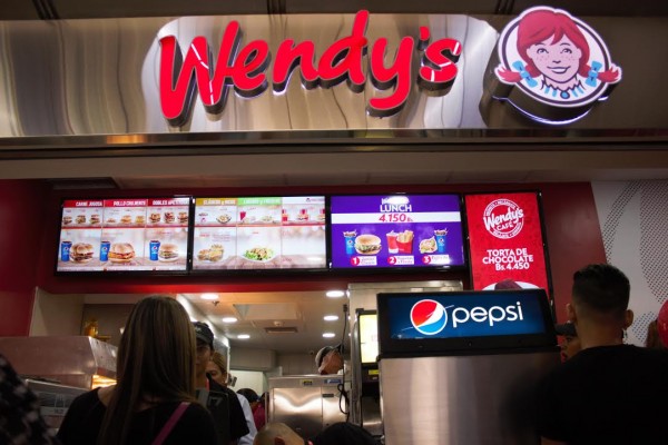 Wendy’s abre nueva tienda en el Aeropuerto Internacional de Maiquetía