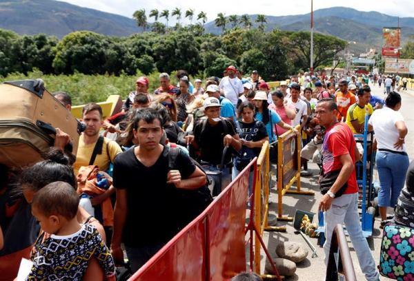 Ciudadanos venezolanos cruzan la frontera hacía Colombia el 26 de julio de 2017, en Cúcuta/ Foto: EFE