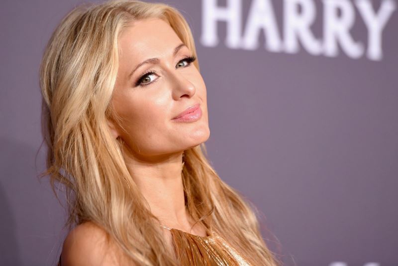 El anunció lo dio la estadounidense Paris Hilton, mediante sus páginas webs de noticia donde detalló que este lanzamiento no viene en solitario/ Foto: Referencial