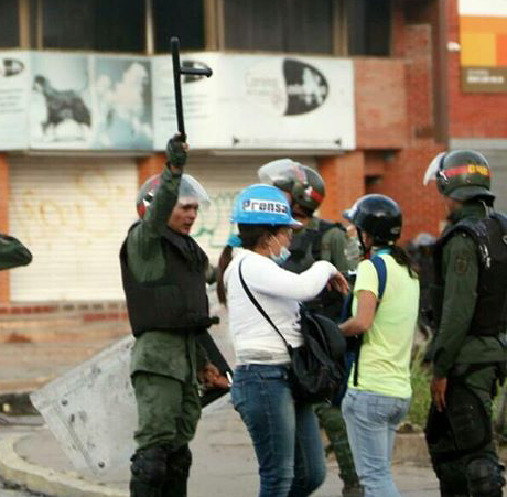 Guardia Nacional Bolivariana continúa agrediendo a trabajadores de la prensa