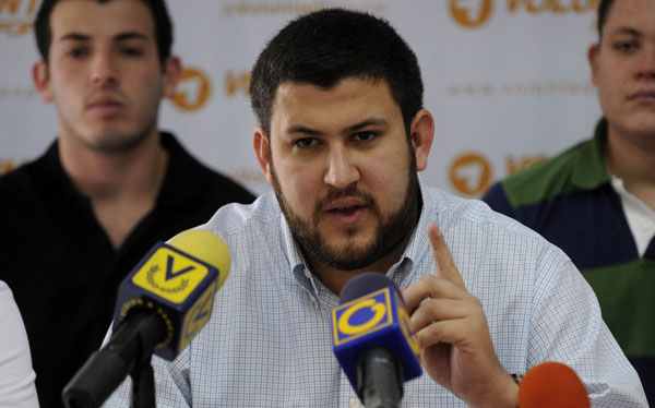 Holguín, quien es miembro del Congreso por el partido Centro Democrático reconoció la labor que ha desempeñado David Smolansky considerándolo como un joven líder y valeroso/ Foto: Archivo