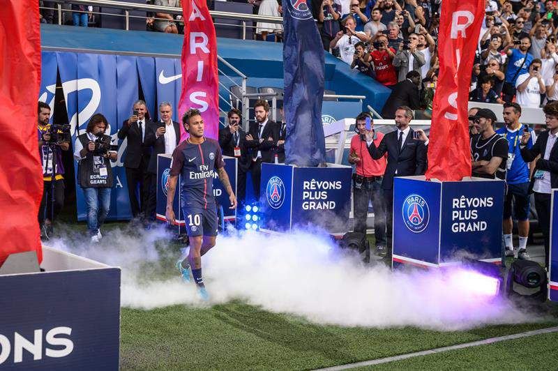 "Paris est magique", dijo Neymar en francés