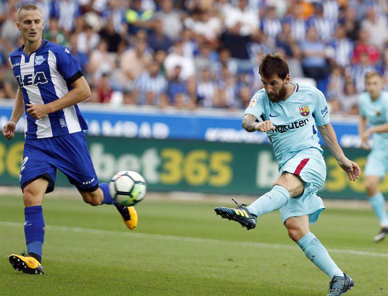 El argentino Leo Messi volvió a ser el faro del FC Barcelona y, con dos goles, rearmó a su equipo para vencer a d