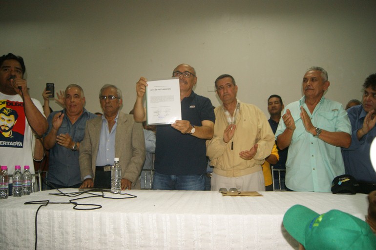 Proclamaron a Ismael García como candidato de la Unidad en Aragua