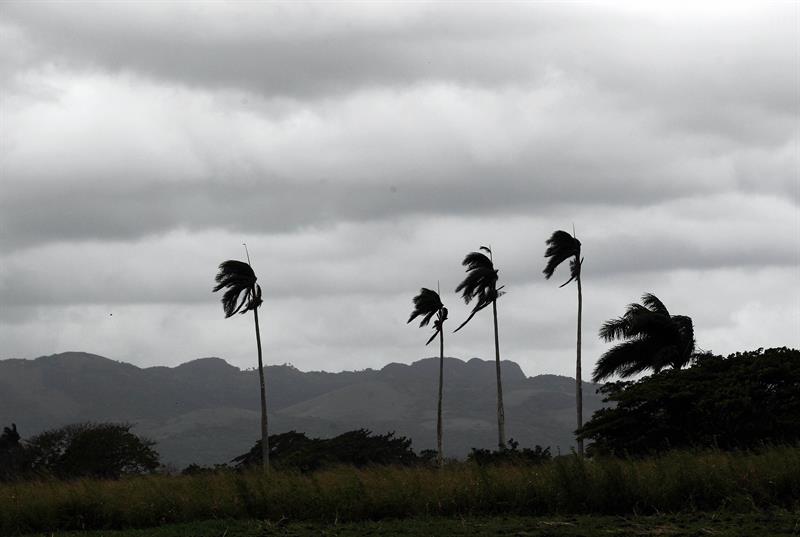 Huracán Irma pierde fuerzas tras tocar suelo en Cuba
