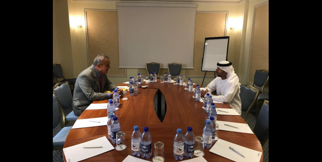 El ministro para Petróleo, Eulogio del Pino, revisó este sábado junto a su homólogo de Emiratos Árabes Unidos, Suhail al-Mazrou, las medidas de recorte petrolero